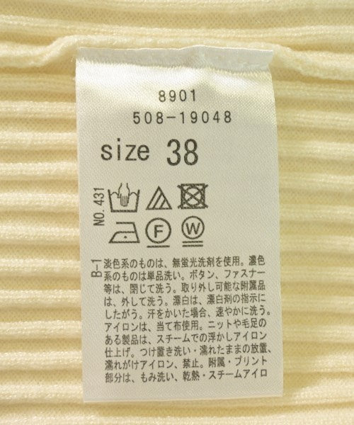 Couture brooch เสื้อกันหนาว