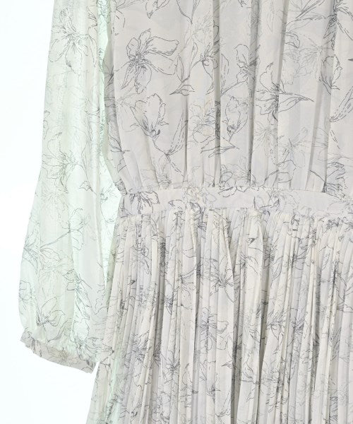 Couture brooch ชุดเดรส