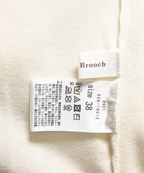 Couture brooch เสื้อกันหนาว