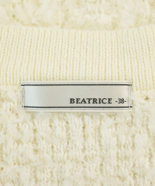 BEATRICE เสื้อแขนกุด