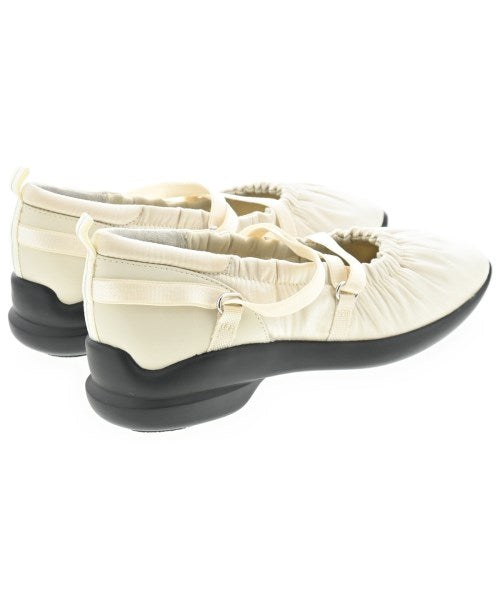Le Talon รองเท้าผ้าใบ