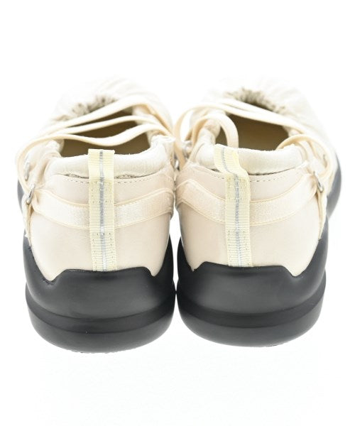 Le Talon รองเท้าผ้าใบ