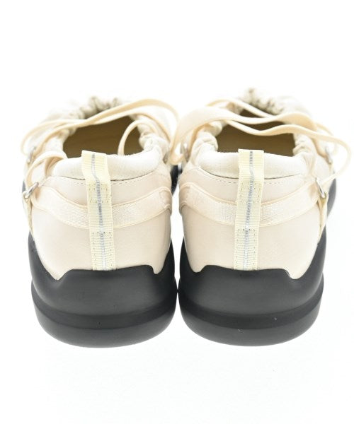 Le Talon รองเท้าผ้าใบ