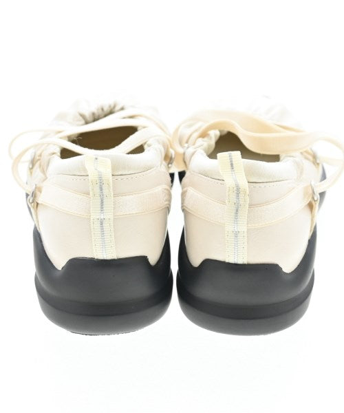 Le Talon รองเท้าผ้าใบ