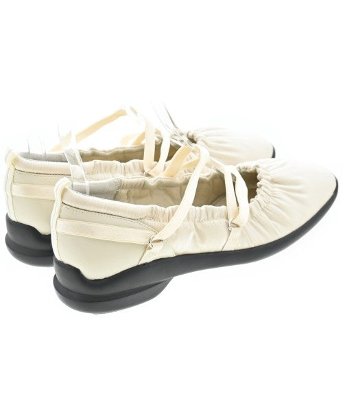 Le Talon รองเท้าผ้าใบ