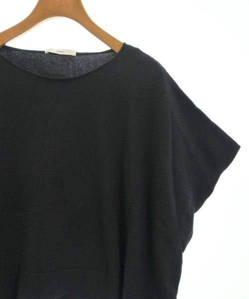 ASTRAET เสื้อแขนกุด