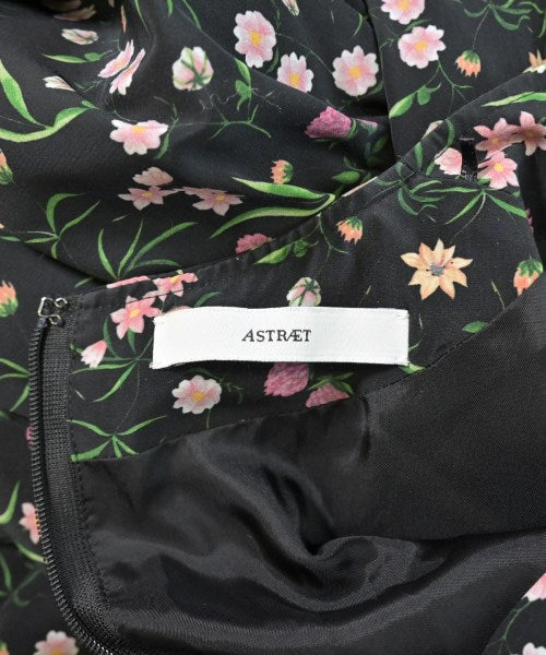 ASTRAET ชุดเดรส