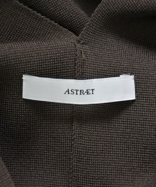 ASTRAET เสื้อแขนกุด