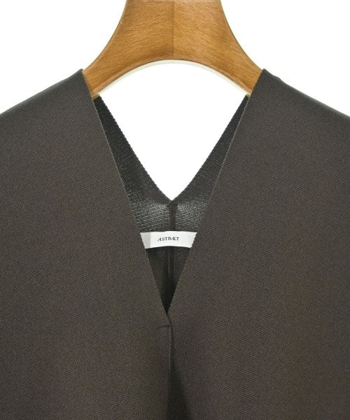 ASTRAET เสื้อแขนกุด