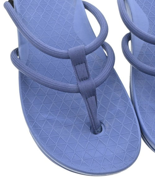 nonnative รองเท้าแตะ