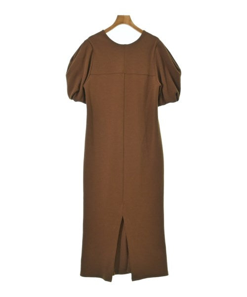 emmi atelier ชุดเดรส
