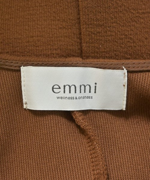 emmi atelier ชุดเดรส