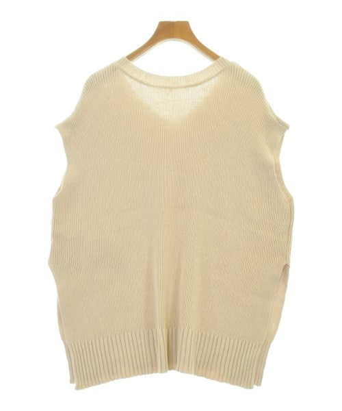 emmi atelier เสื้อกั๊ก