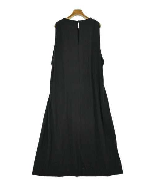 emmi atelier ชุดเดรส