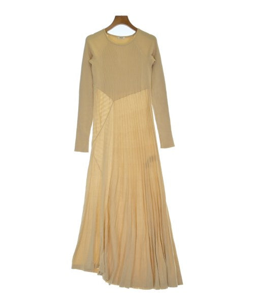 emmi atelier ชุดเดรส