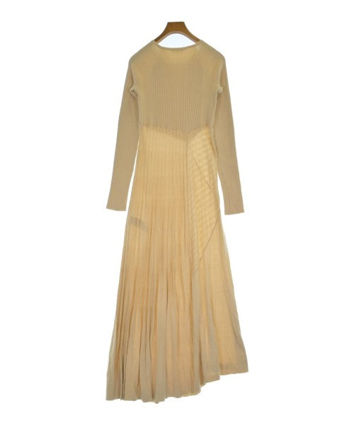 emmi atelier ชุดเดรส