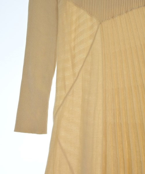 emmi atelier ชุดเดรส