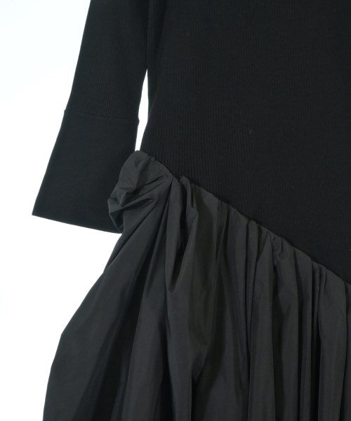 emmi atelier ชุดเดรส