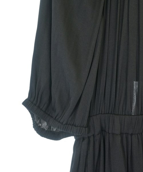 emmi atelier ชุดเดรส