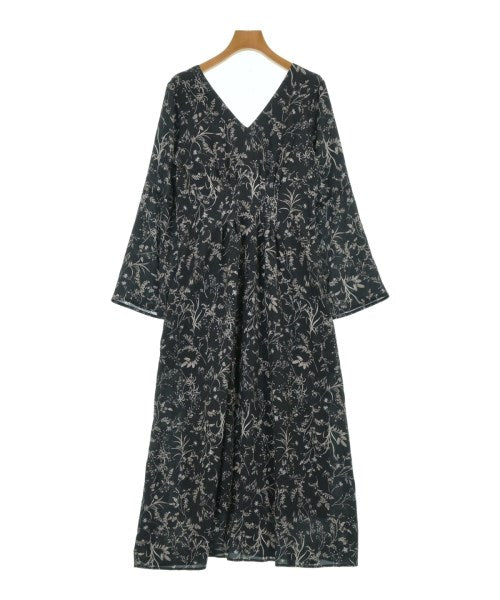 emmi atelier ชุดเดรส