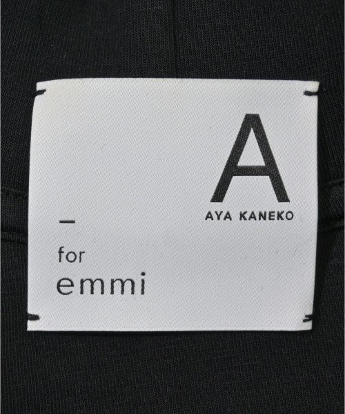 emmi atelier แขนกุด