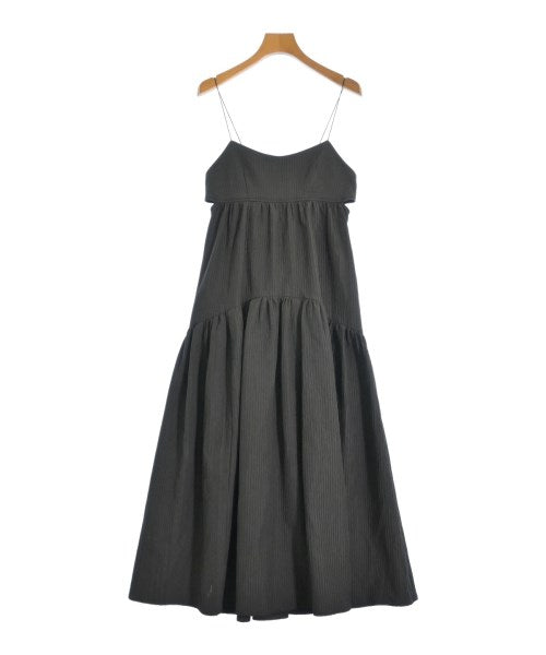 emmi atelier ชุดเดรส