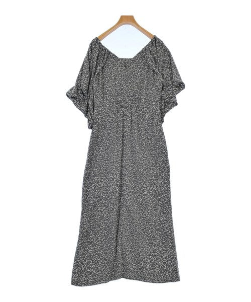 emmi atelier ชุดเดรส