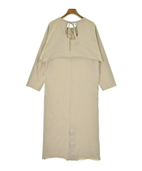 emmi atelier ชุดเดรส