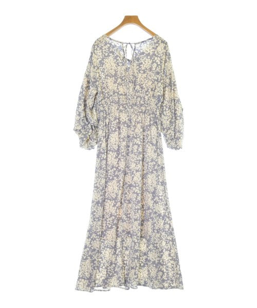 emmi atelier ชุดเดรส