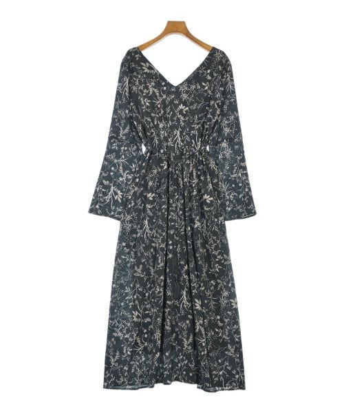 emmi atelier ชุดเดรส