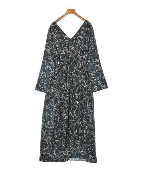 emmi atelier ชุดเดรส