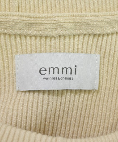 emmi atelier ชุดเดรส