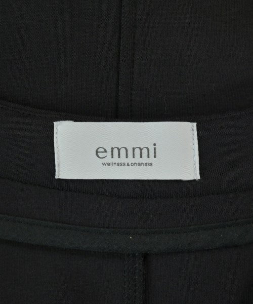 emmi atelier ชุดเดรส