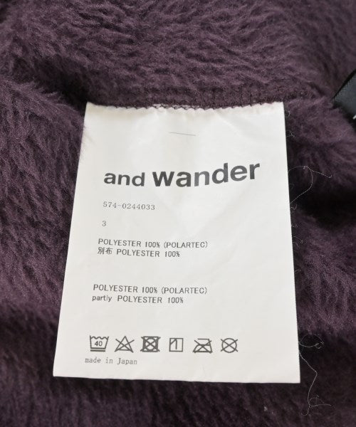 and wander เสื้อยืด/เสื้อท็อปส์