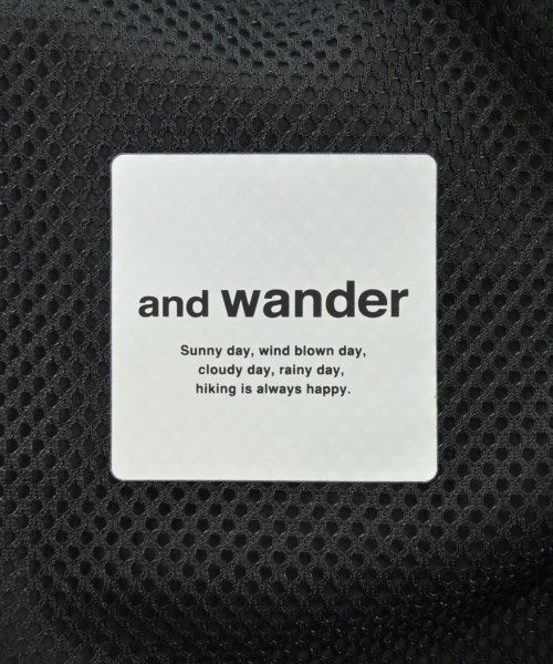and wander กางเกงขาสั้น