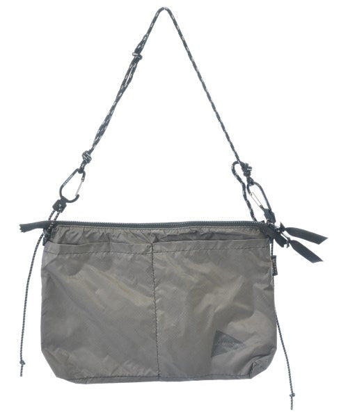 and wander กระเป๋าสะพาย