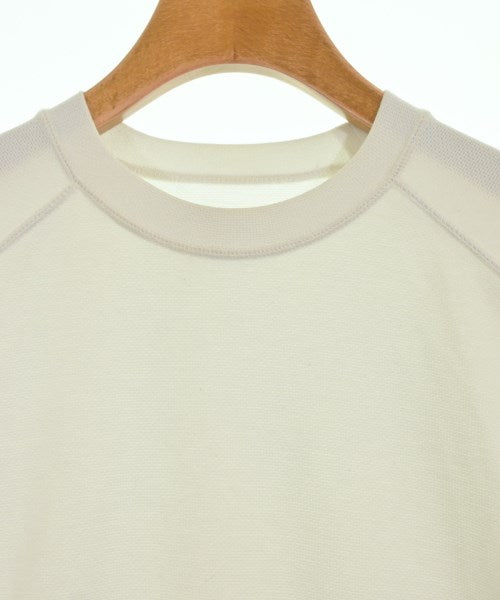 and wander เสื้อยืด/เสื้อท็อปส์