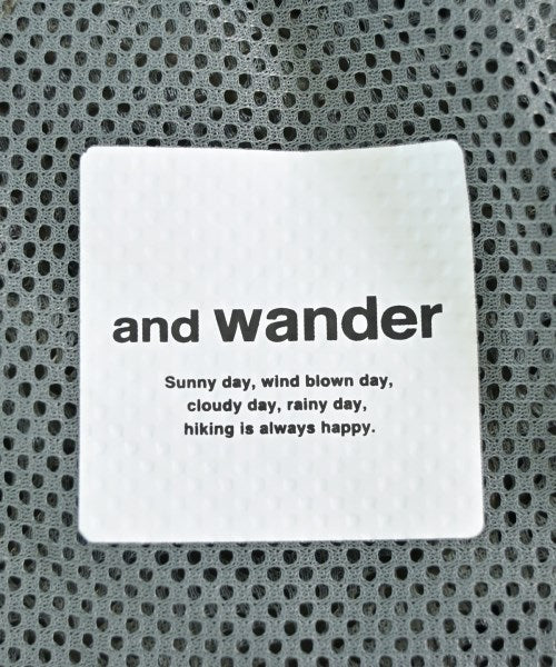 and wander กางเกงขาสั้น