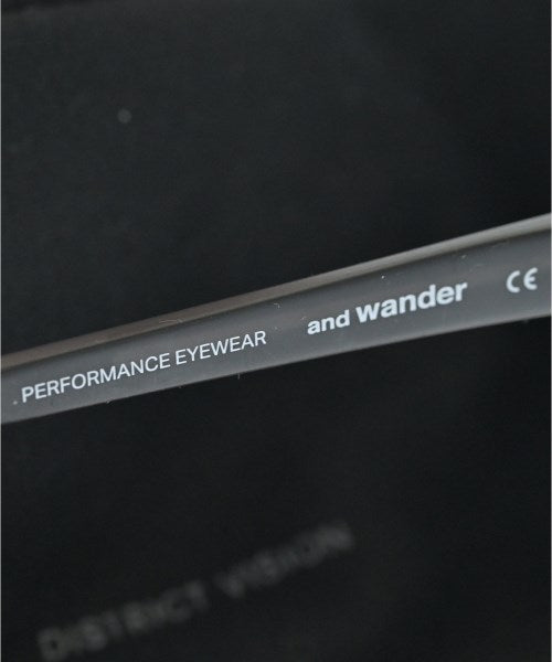 and wander แว่นกันแดด