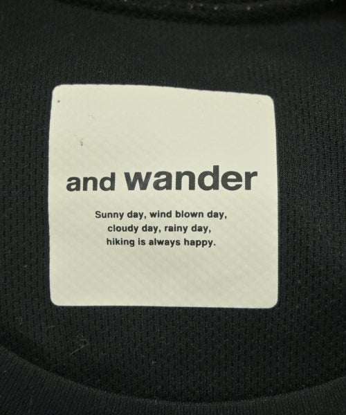 and wander เสื้อยืด/เสื้อท็อปส์