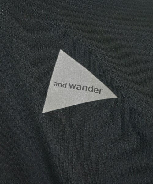 and wander เสื้อยืด/เสื้อท็อปส์