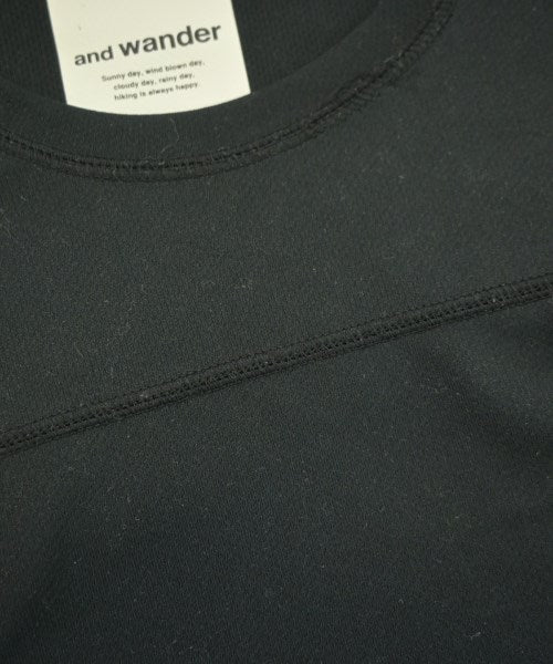 and wander เสื้อยืด/เสื้อท็อปส์