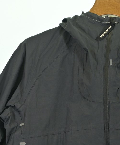 and wander เสื้อพาร์กาภูเขา