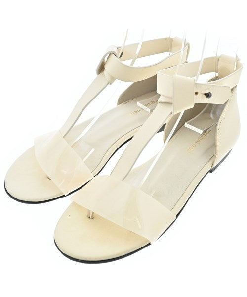 megumi ochi รองเท้าแตะ