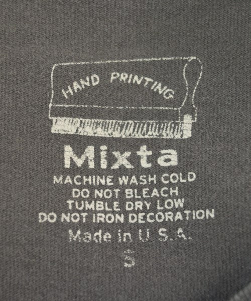Mixta เสื้อยืด/เสื้อท็อปส์