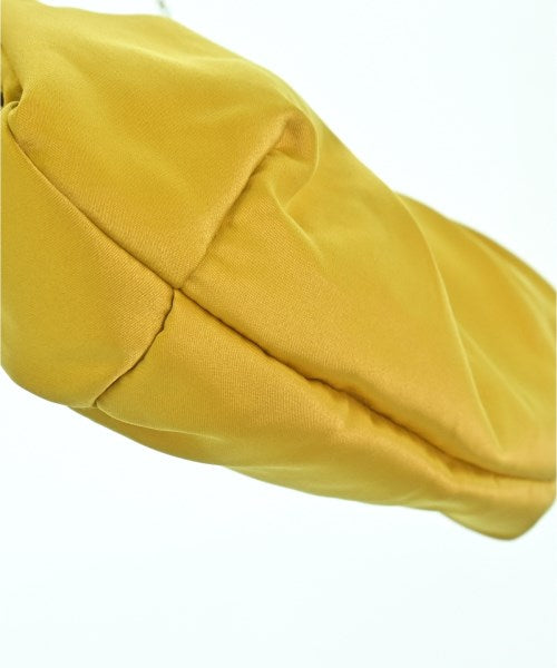 Lapuis คลัตช์