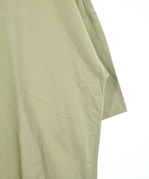AURALEE เสื้อยืด/เสื้อท็อปส์