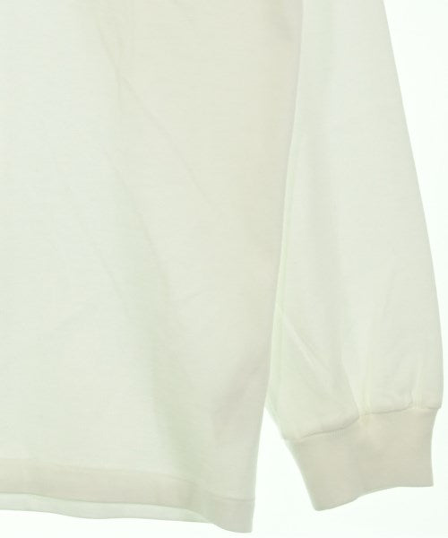 AURALEE เสื้อยืด/เสื้อท็อปส์