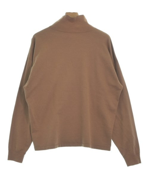 AURALEE เสื้อยืด/เสื้อท็อปส์