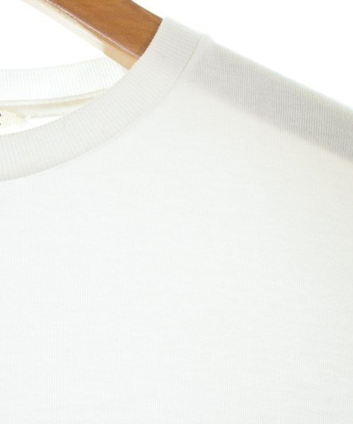 AURALEE เสื้อยืด/เสื้อท็อปส์